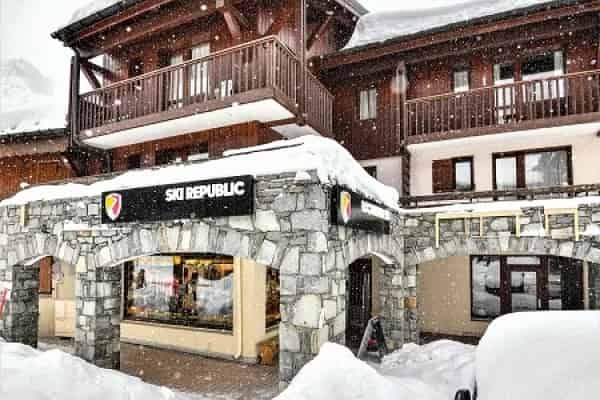 Ski Republic Centre Station  Rond Point des Pistes